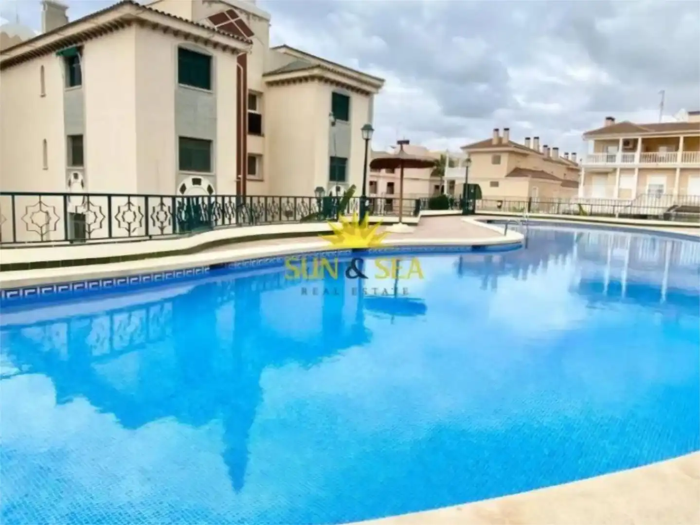 Piso en venta en Avenida Santiago Bernabéu, 42, Calas Santiago Bernabéu Piscina de Piso en venta en Santa Pola con Aire acondicionado, Piscina y Balcón