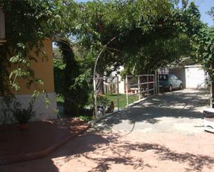 Exterior view of House or chalet to rent in Mairena del Aljarafe  with Air Conditioner and Private garden