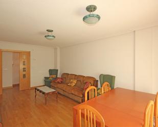 Living room of Flat to rent in Salamanca Capital  with Heating, Private garden and Parquet flooring