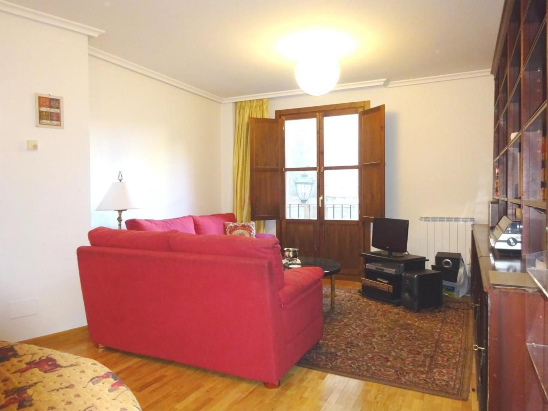 Flat to rent in Calle Ramiro III, 9, Casco Antiguo