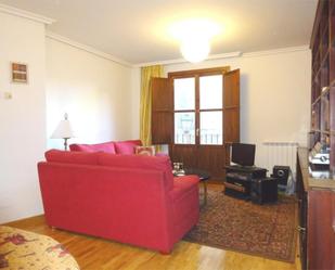 Flat to rent in Calle Ramiro III, 9, Casco Antiguo