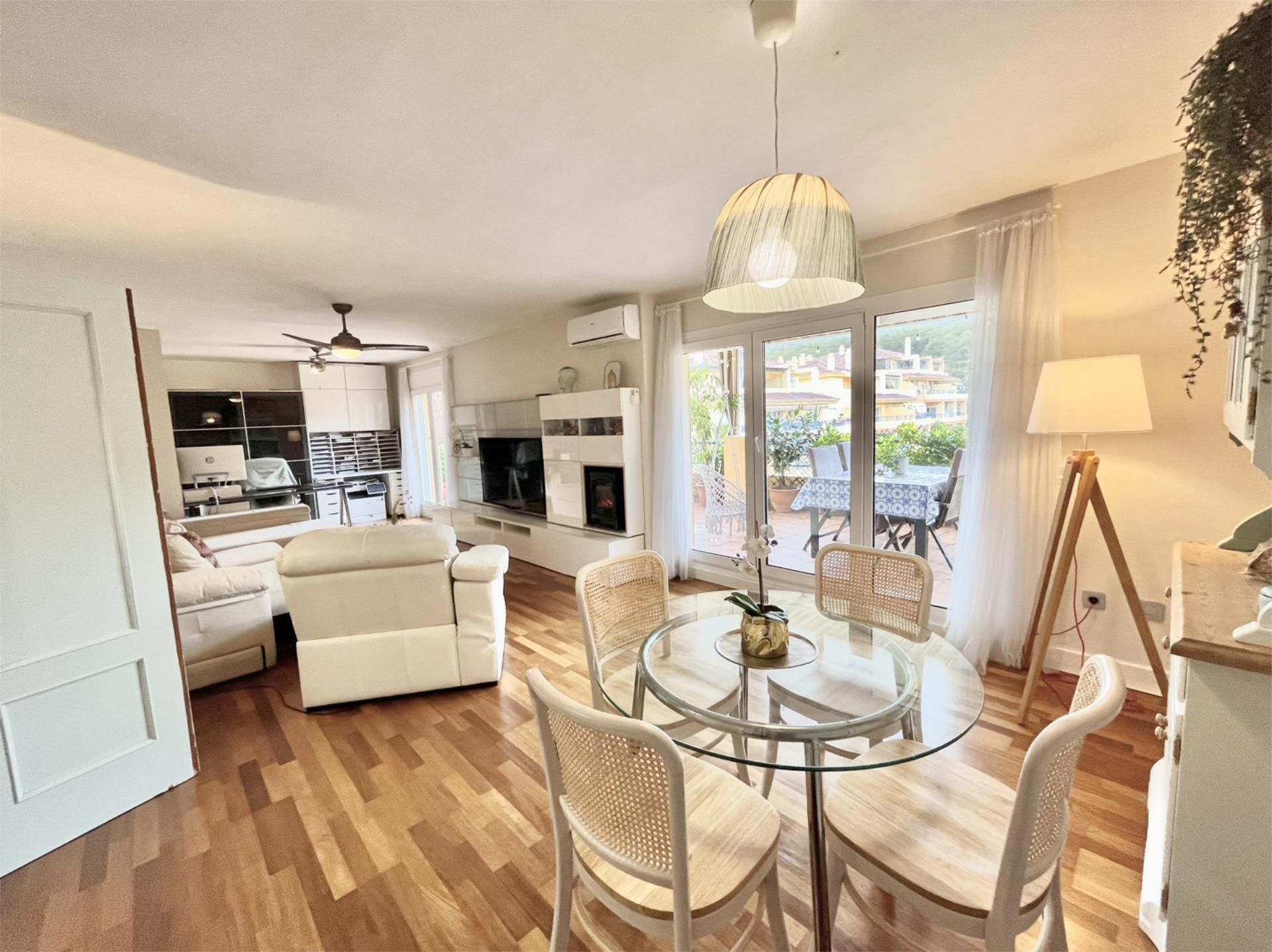 Living room of Flat for sale in Torremolinos  with Air Conditioner, Terrace and Swimming Pool