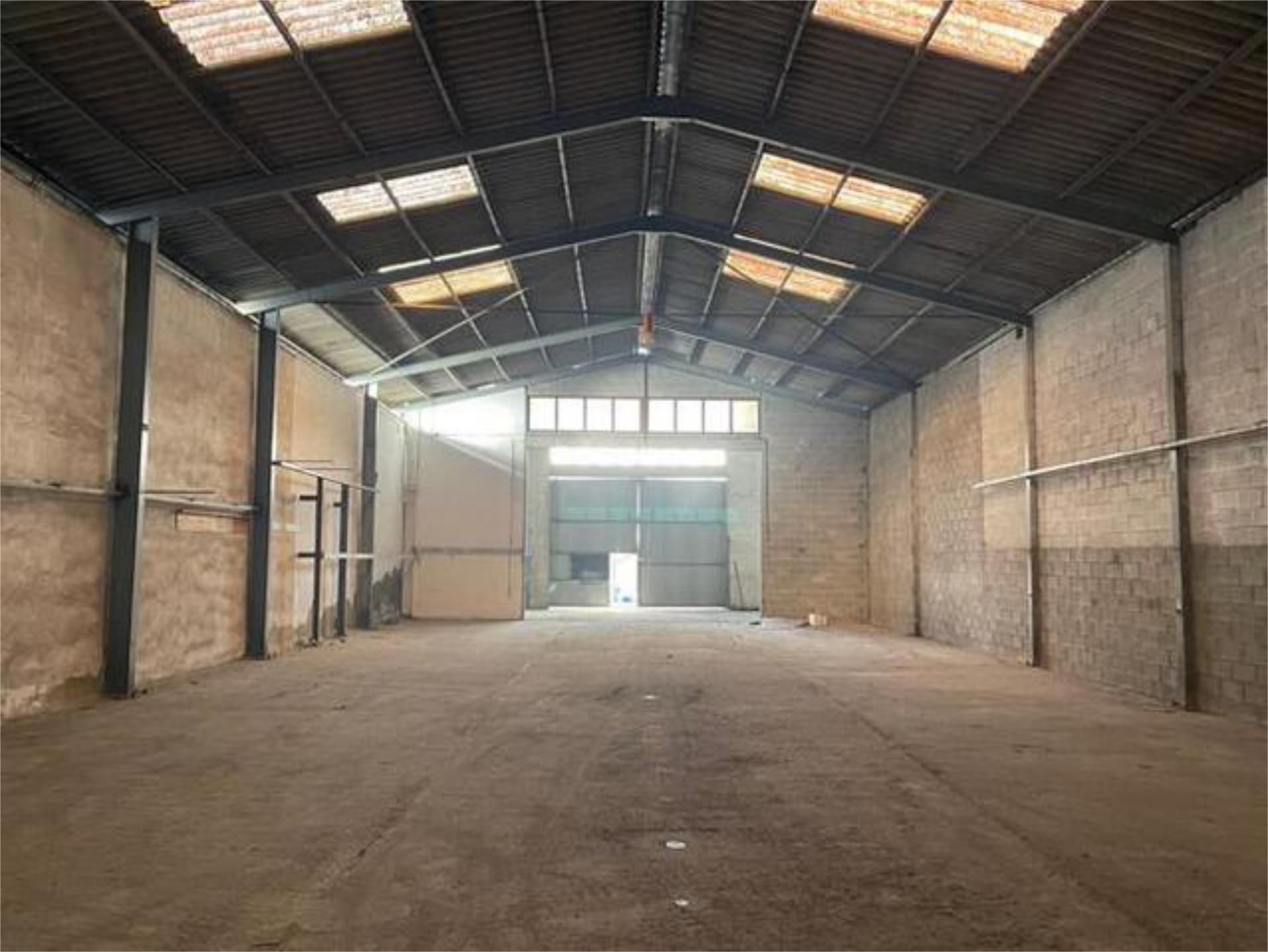 Vista exterior de Nau industrial de lloguer en Vegadeo