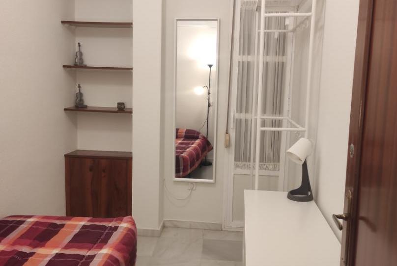 Flat to share in Calle Lineros, 9b, Alfalfa - Santa Cruz, Sevilla - image 1 Photo 1 of Flat to share in Calle Lineros, 9b, Alfalfa - Santa Cruz, Sevilla