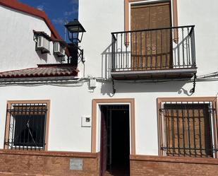 Vista exterior de Casa o xalet en venda en Chucena amb Aire condicionat, Calefacció i Terrassa