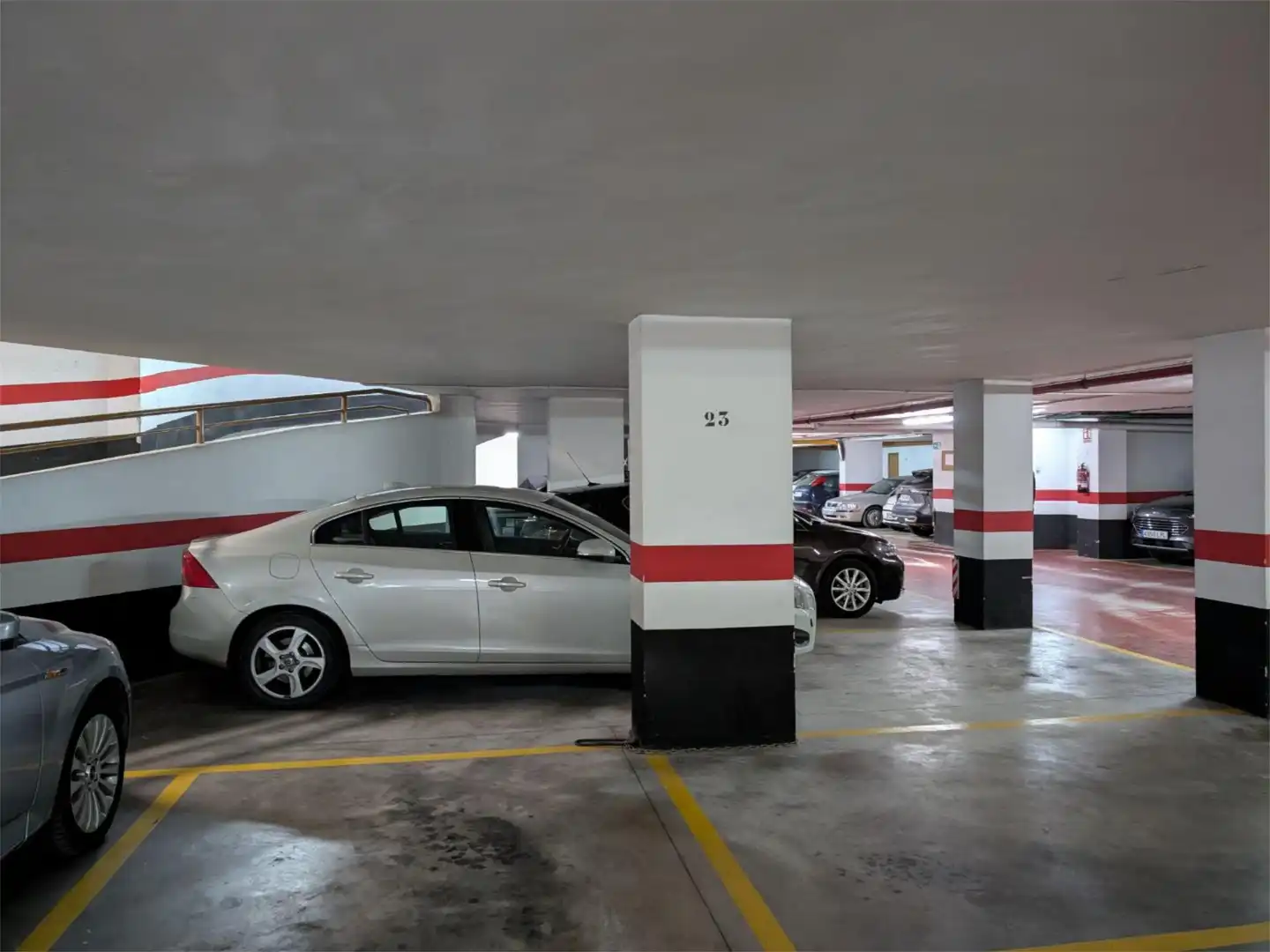 Garaje de alquiler en Carrer de la Vall de la Ballestera, 9, Barrio de Campanar Parking de Garaje de alquiler en Valencia