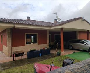 Vista exterior de Casa o xalet en venda en Siero amb Calefacció, Jardí privat i Parquet