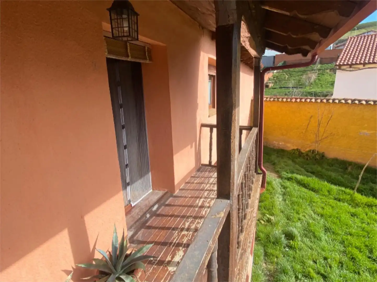 Casa o chalet en venta en Calle la Reguera, 15, Villasabariego Terraza de Casa o chalet en venta en Villasabariego con Calefacción, Jardín privado y Parquet