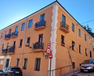 Vista exterior de Pis en venda en San Lorenzo de El Escorial amb Calefacció