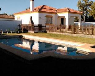 Piscina de Casa adosada de lloguer en Conil de la Frontera amb Jardí privat, Piscina i Moblat