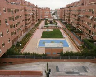 Vista exterior de Pis de lloguer en Alcalá de Henares amb Calefacció, Jardí privat i Parquet