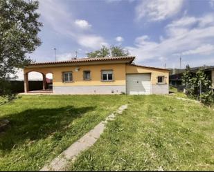 Vista exterior de Casa o xalet per a compartir en Girona Capital amb Calefacció, Jardí privat i Terrassa