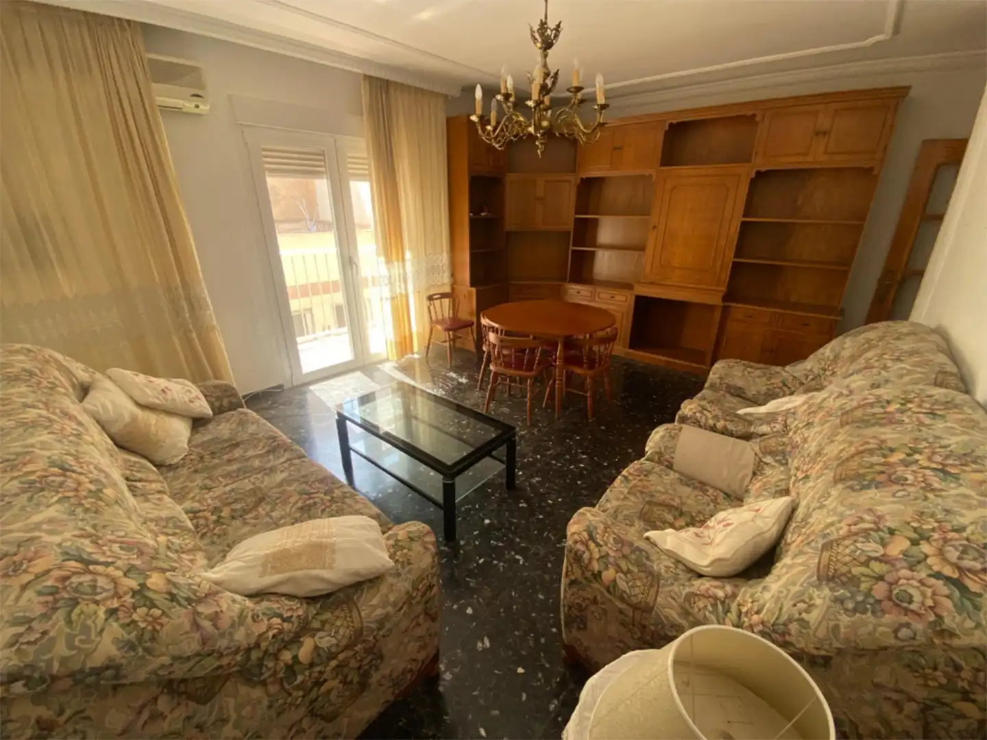 Piso en venta en Calle Minero, 13, Centro Sala de estar de Piso en venta en Almería con Aire acondicionado, Terraza y Amueblado