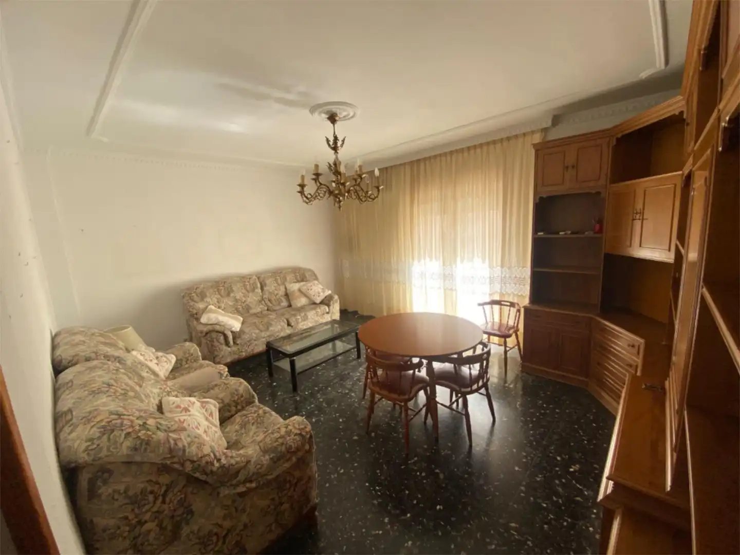 Piso en venta en Calle Minero, 13, Centro Sala de estar de Piso en venta en Almería con Aire acondicionado, Terraza y Amueblado