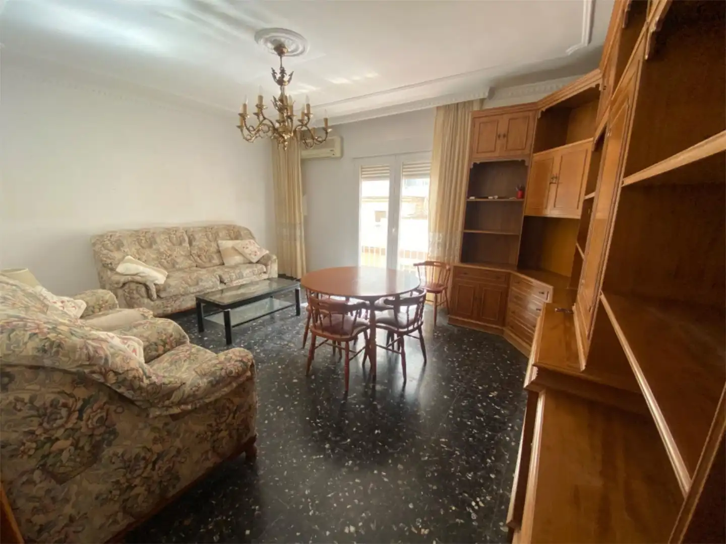 Piso en venta en Calle Minero, 13, Centro Sala de estar de Piso en venta en Almería con Aire acondicionado, Terraza y Amueblado