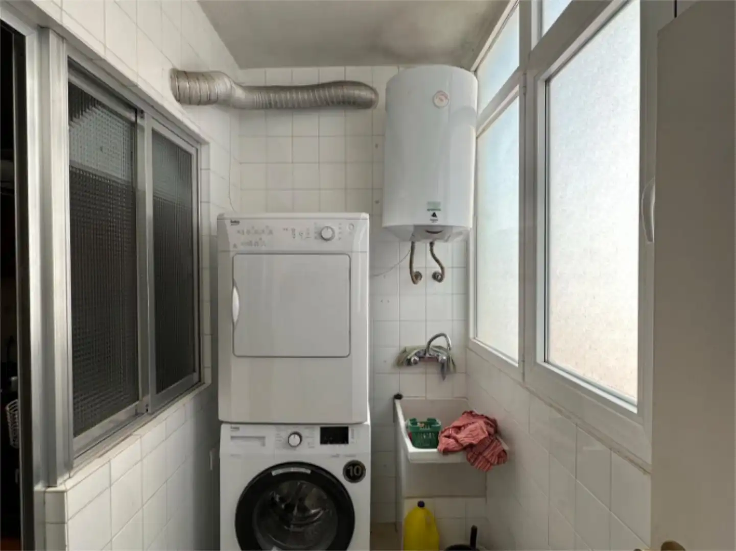Piso en venta en Calle Minero, 13, Centro Baño de Piso en venta en Almería con Aire acondicionado, Terraza y Amueblado