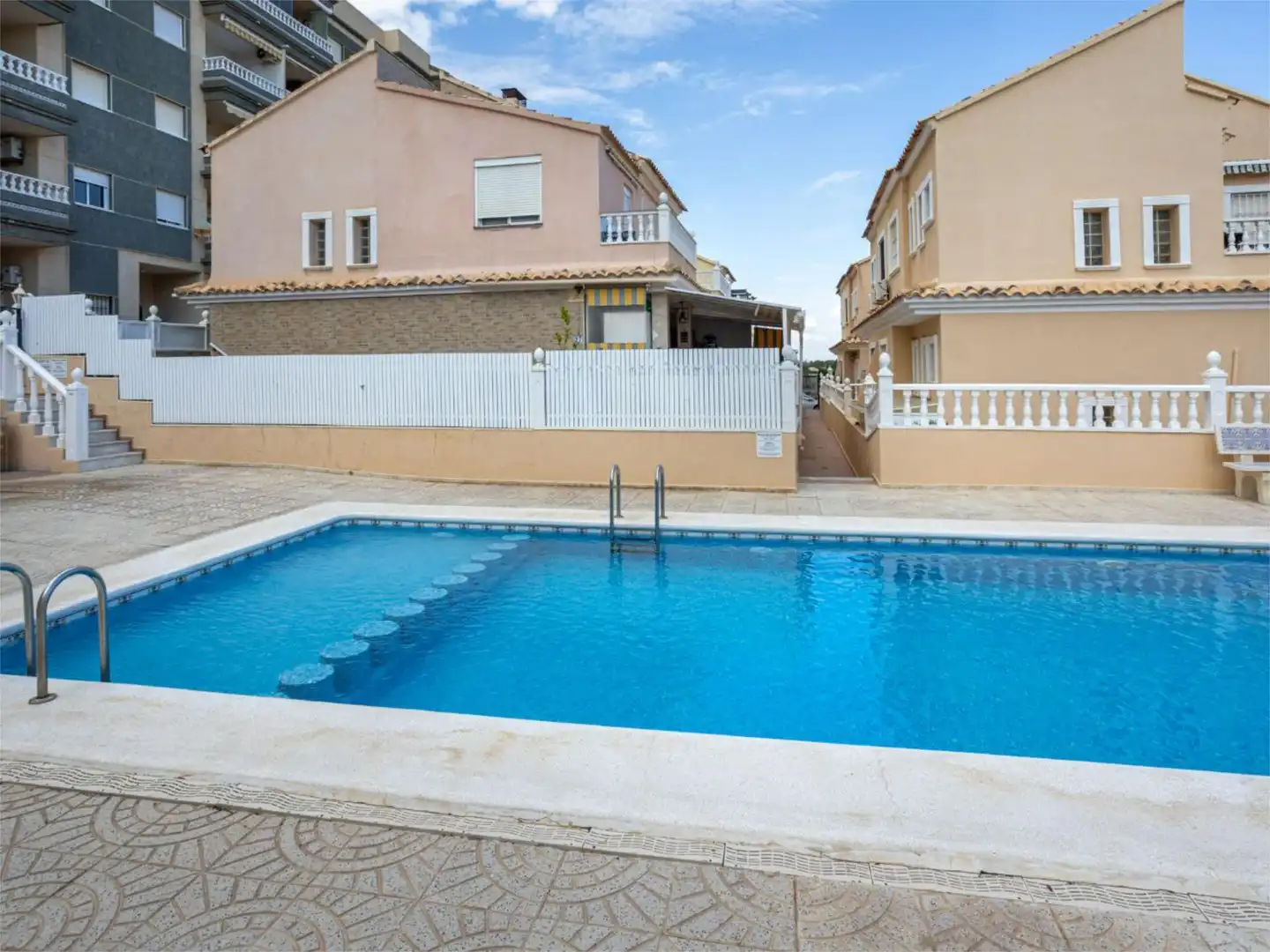 Pis en venda a Carrer Grecia, El Moncayo - El Pòrtic Piscina de Pis en venda en Guardamar del Segura amb Aire condicionat, Calefacció i Terrassa