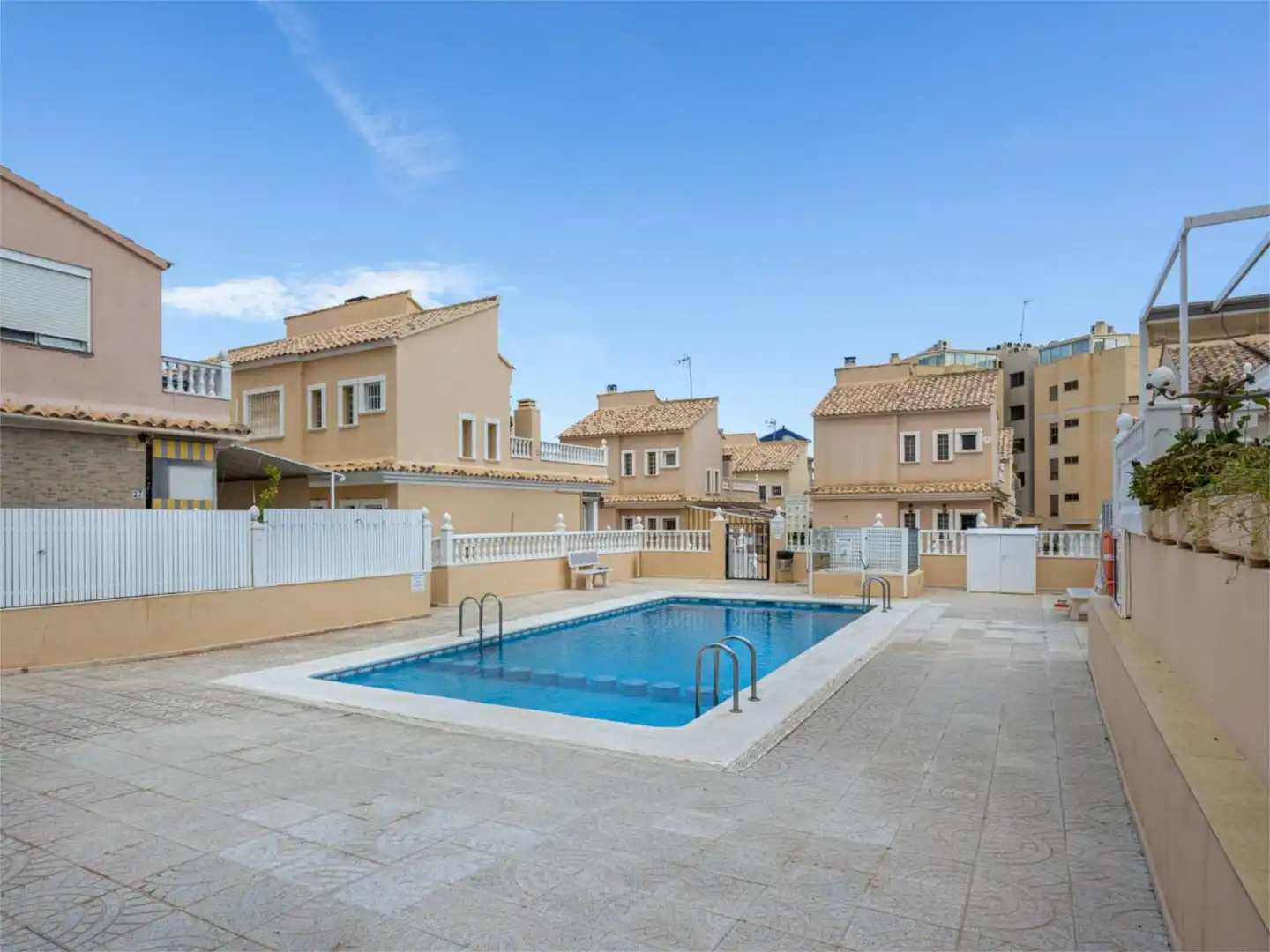 Pis en venda a Carrer Grecia, El Moncayo - El Pòrtic Piscina de Pis en venda en Guardamar del Segura amb Aire condicionat, Calefacció i Terrassa