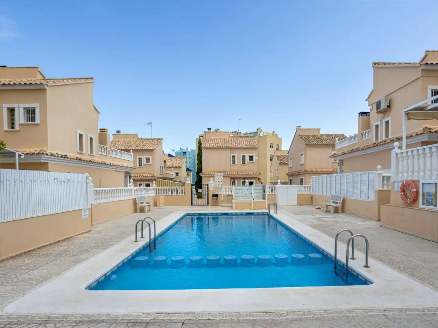 Pis en venda a Carrer Grecia, El Moncayo - El Pòrtic Piscina de Pis en venda en Guardamar del Segura amb Aire condicionat, Calefacció i Terrassa