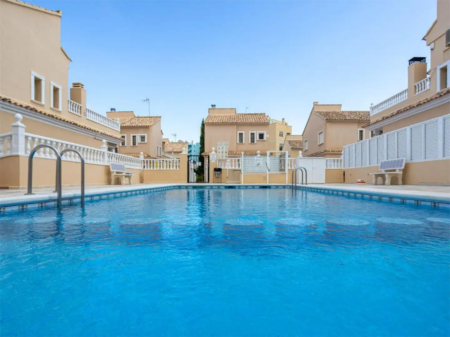 Pis en venda a Carrer Grecia, El Moncayo - El Pòrtic Piscina de Pis en venda en Guardamar del Segura amb Aire condicionat, Calefacció i Terrassa