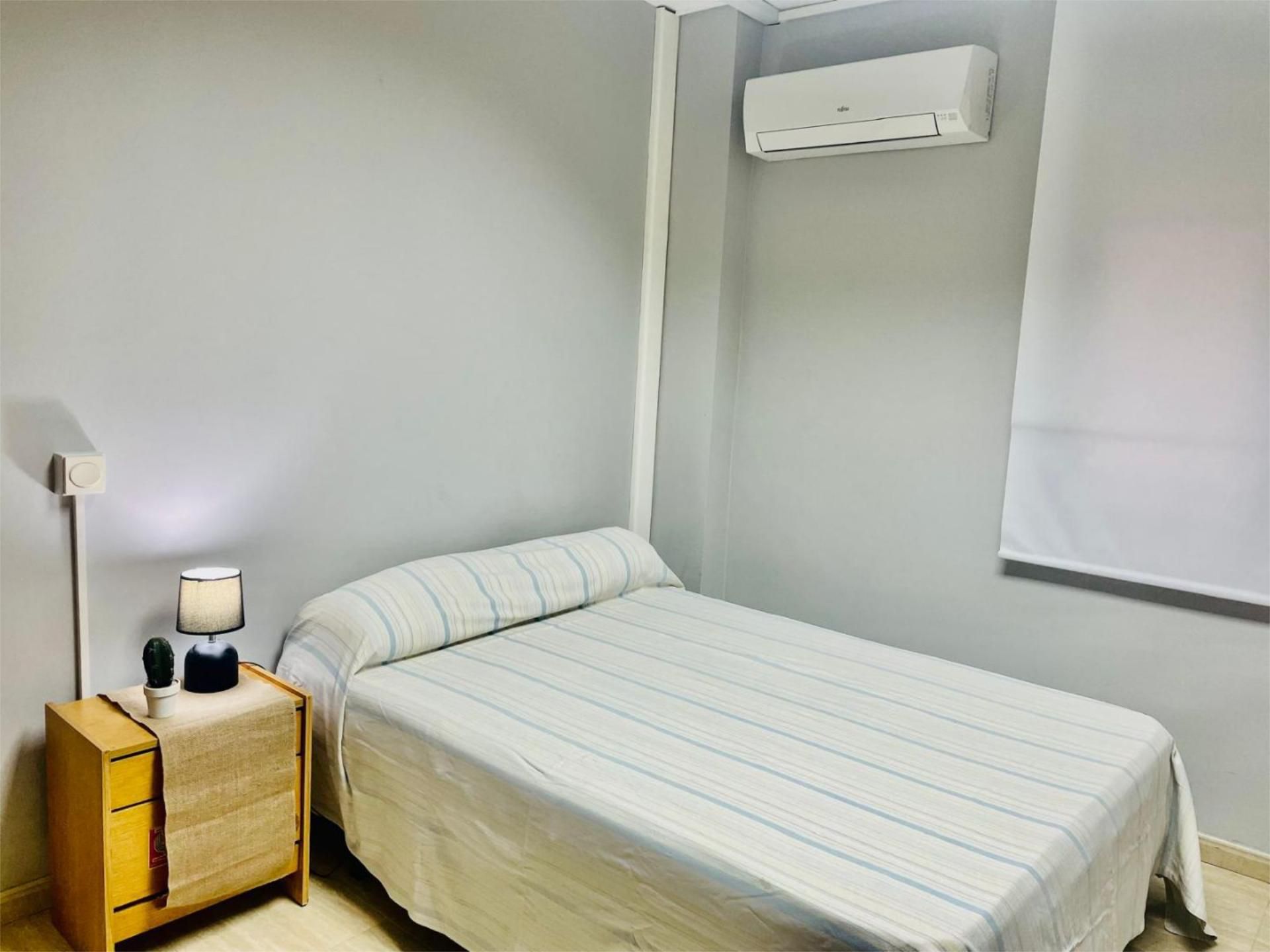 Bedroom of Study to share in  Almería Capital  with Air Conditioner, Heating and Furnished