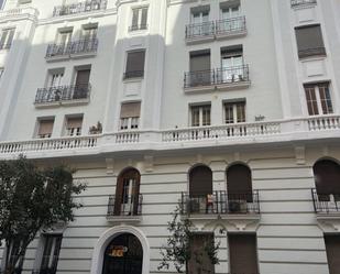 Vista exterior de Pis en venda en  Madrid Capital amb Calefacció, Parquet i Forn