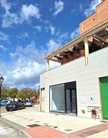 Local comercial en Alquiler en Avenida Almenilla, 64 en Avenida Juan Diego