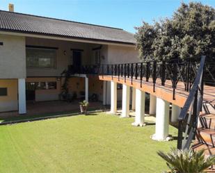 Jardí de Casa adosada de lloguer en Cabra amb Terrassa i Piscina