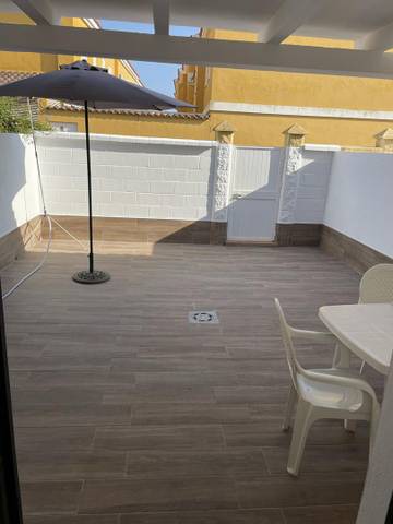 Casa adosada en Alquiler en Urbanización Urbasur, 26B en Urbasur