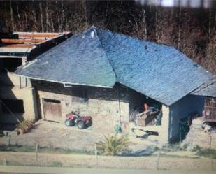 Vista exterior de Casa o xalet en venda en Villayón amb Calefacció, Jardí privat i Terrassa