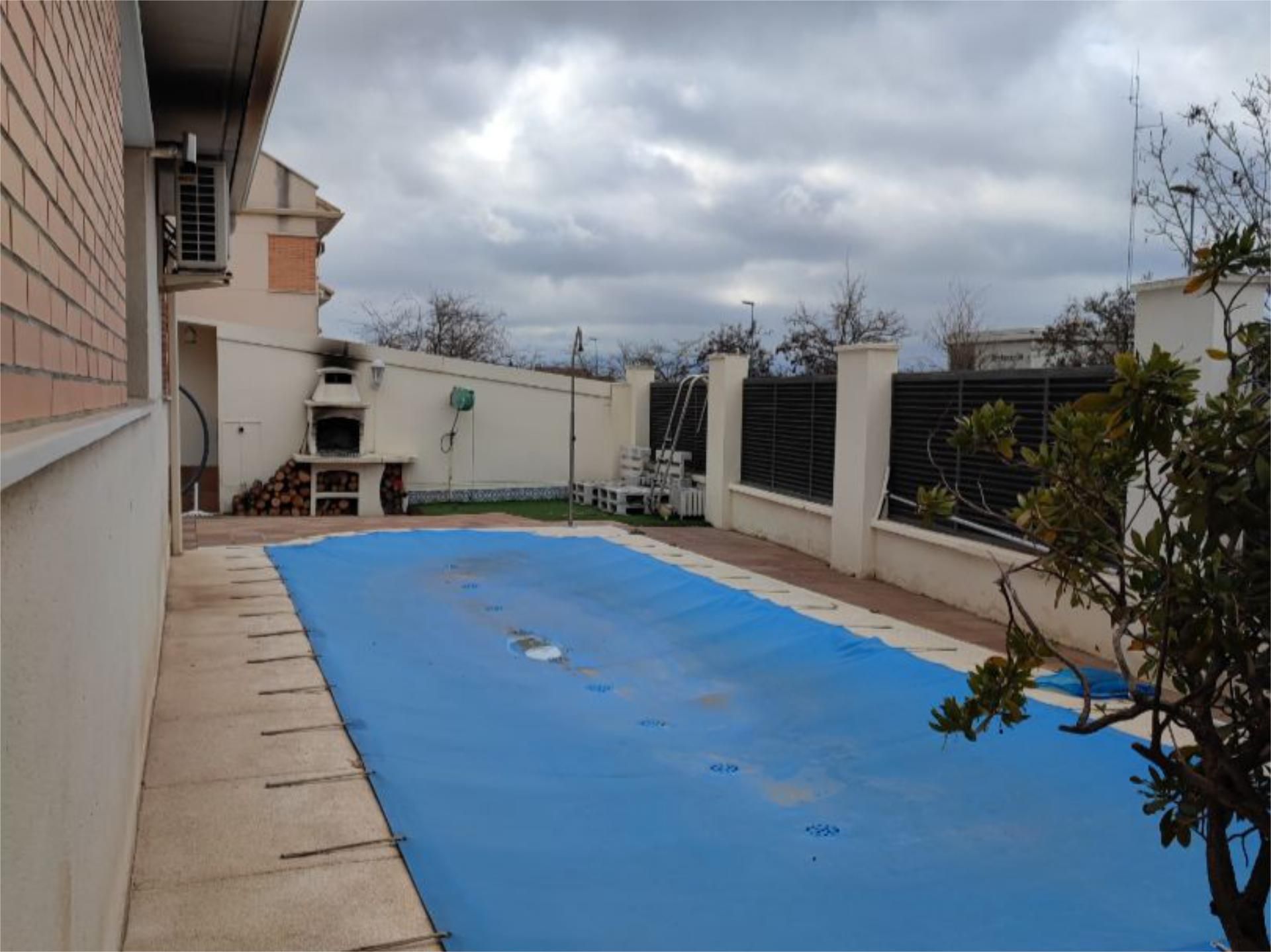 Piscina de Casa o xalet en venda en Rivas-Vaciamadrid