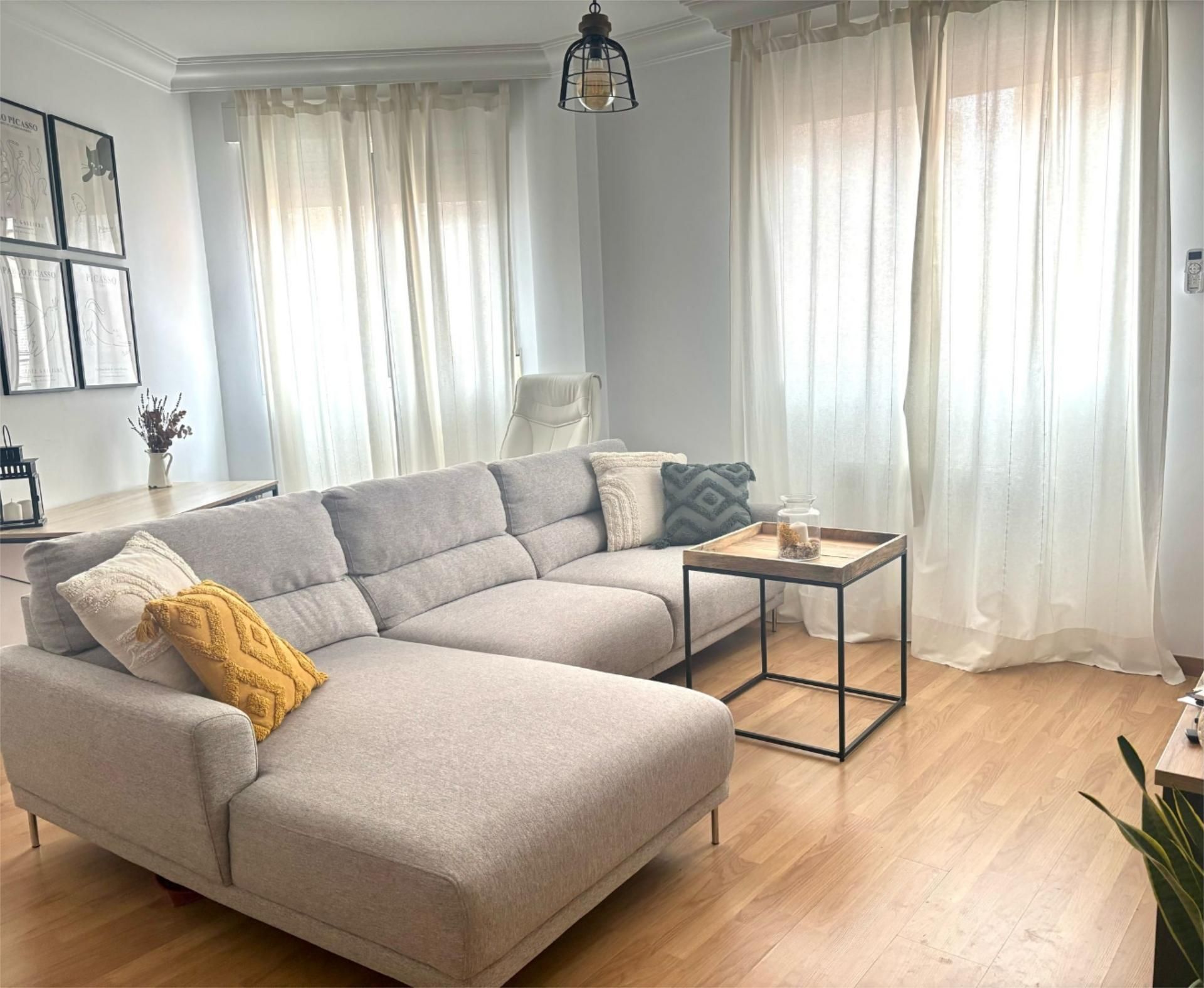 Sala d'estar de Pis en venda en  Albacete Capital amb Aire condicionat, Calefacció i Parquet