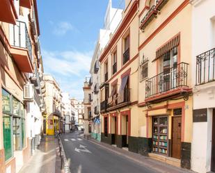 Exterior view of Single-family semi-detached for sale in  Sevilla Capital  with Air Conditioner, Heating and Terrace