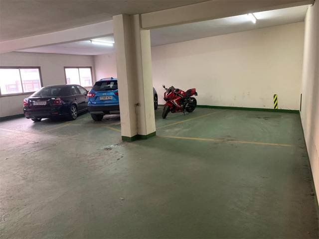 Garaje en Alquiler en Avenida da Hispanidade, 72 en O Castro