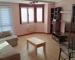 Sala d'estar de Apartament de lloguer en Gijón  amb Calefacció, Parquet i Moblat