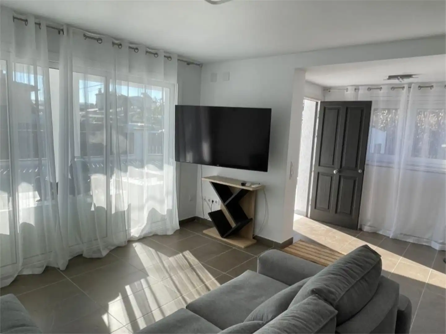 Living room of Houses for rent in Empuriabrava  with Air Conditioner, Private garden and Terrace