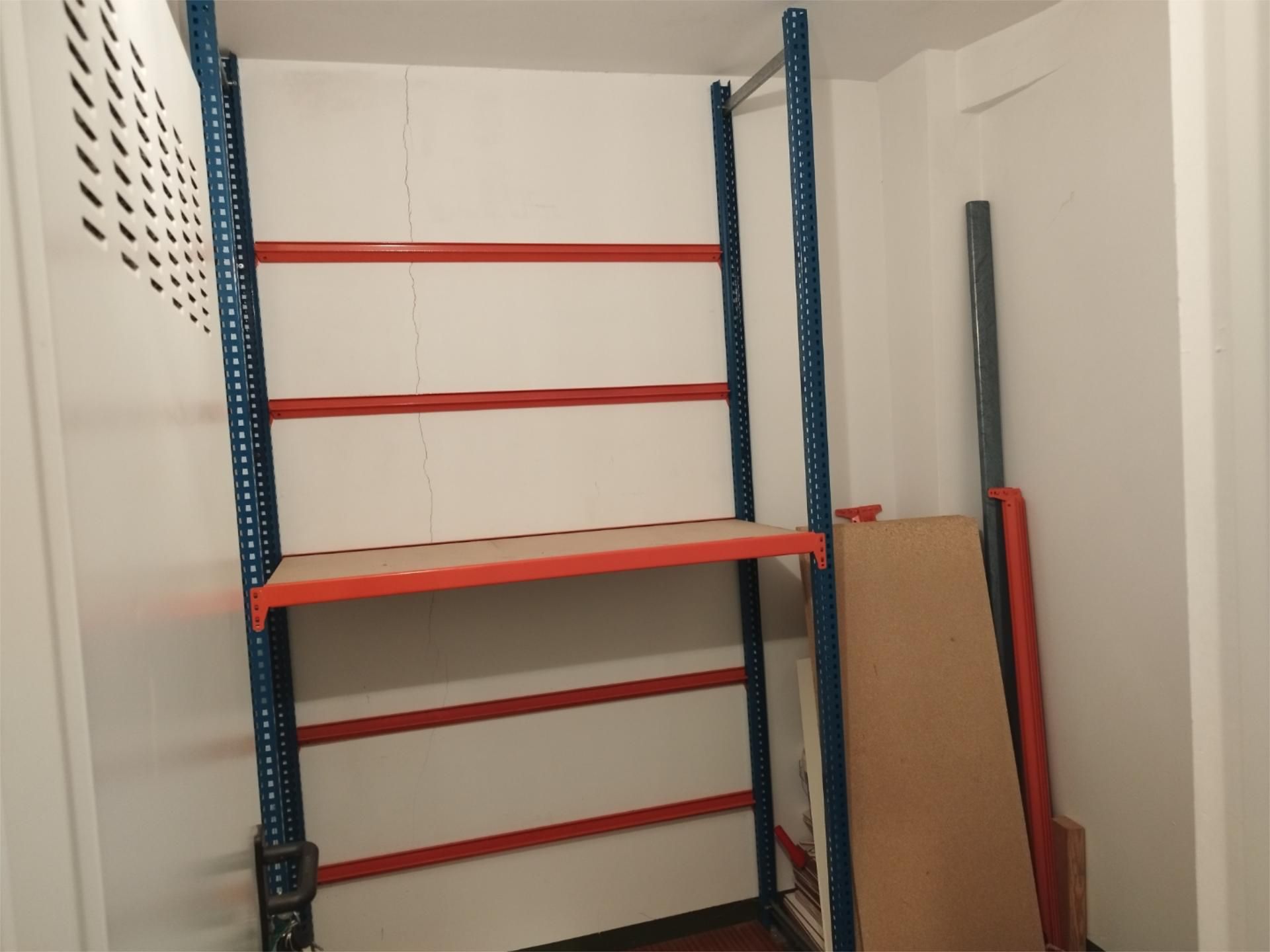 Box room to rent in El Astillero  