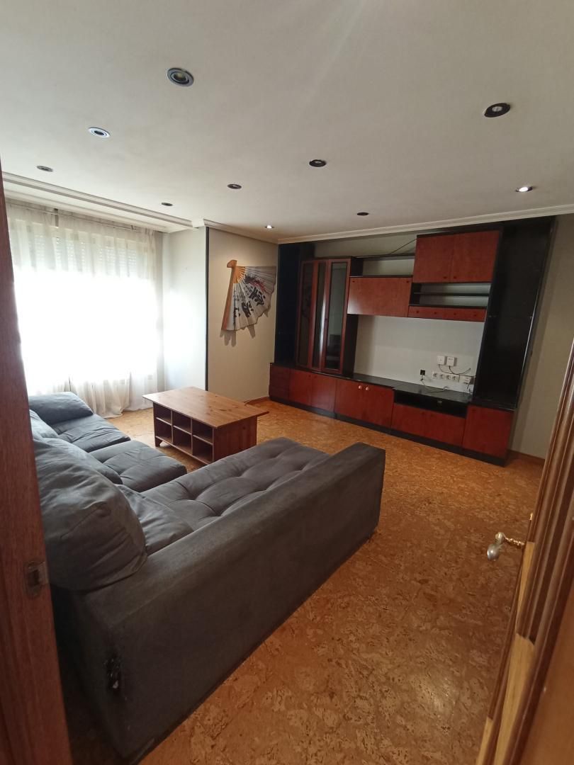 Sala d'estar de Pis en venda en Siero amb Calefacció