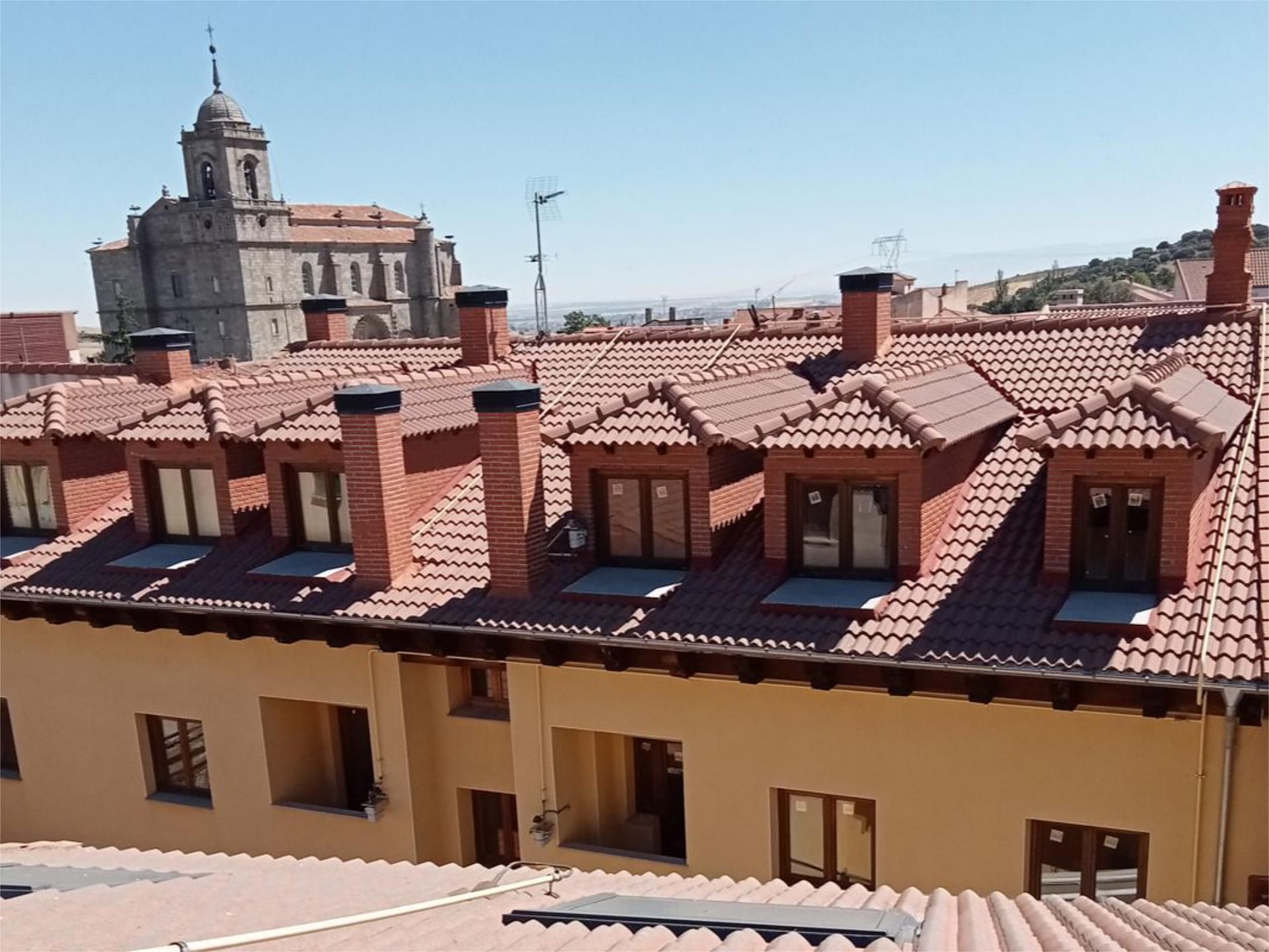 Vista exterior de Pis en venda en Villacastín amb Terrassa, Traster i Balcó