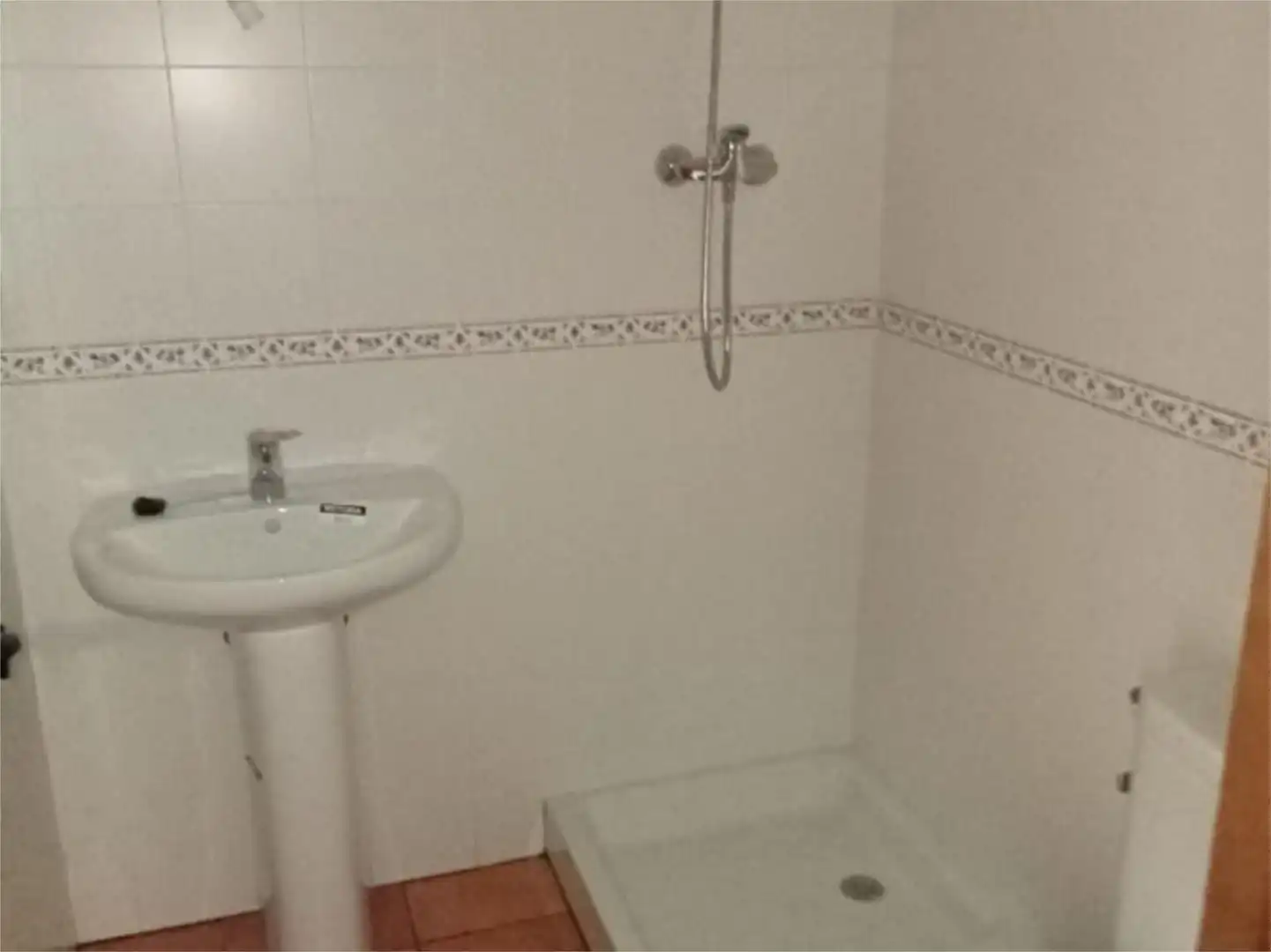 Flat for sale in Calle Real, 4, Villacastín Bathroom of Flat for sale in Villacastín with Terrace, Storage room and Balcony