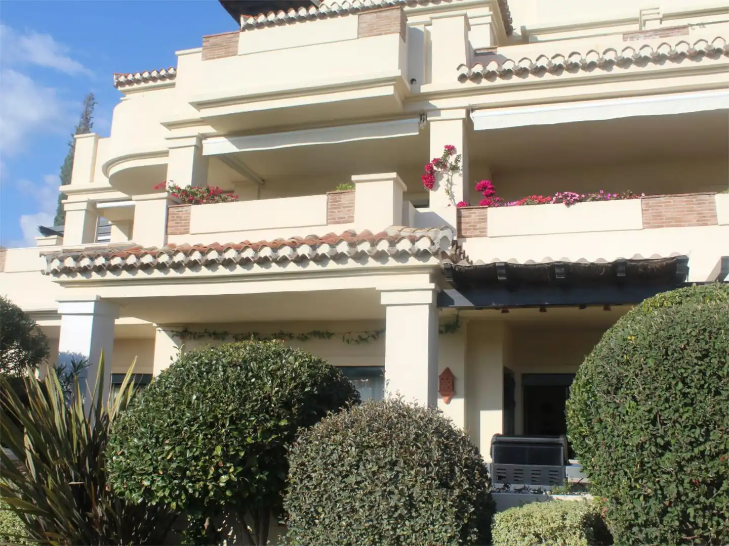 Wohnung zum Verkauf in Via Brijan, 5, Montemayor - Marbella Club Außenansicht von Wohnung zum Verkauf in Benahavís mit Klimaanlage, Heizung und Privatgarten