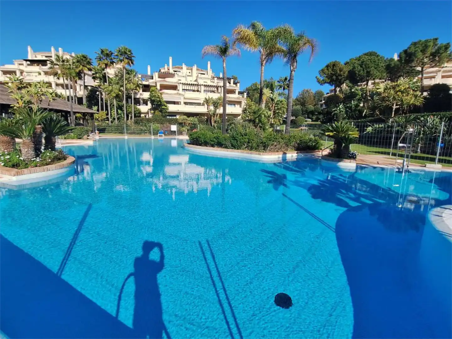 Wohnung zum Verkauf in Via Brijan, 5, Montemayor - Marbella Club Schwimmbecken von Wohnung zum Verkauf in Benahavís mit Klimaanlage, Heizung und Privatgarten