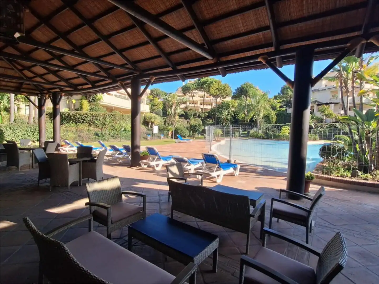 Wohnung zum Verkauf in Via Brijan, 5, Montemayor - Marbella Club Terrasse von Wohnung zum Verkauf in Benahavís mit Klimaanlage, Heizung und Privatgarten