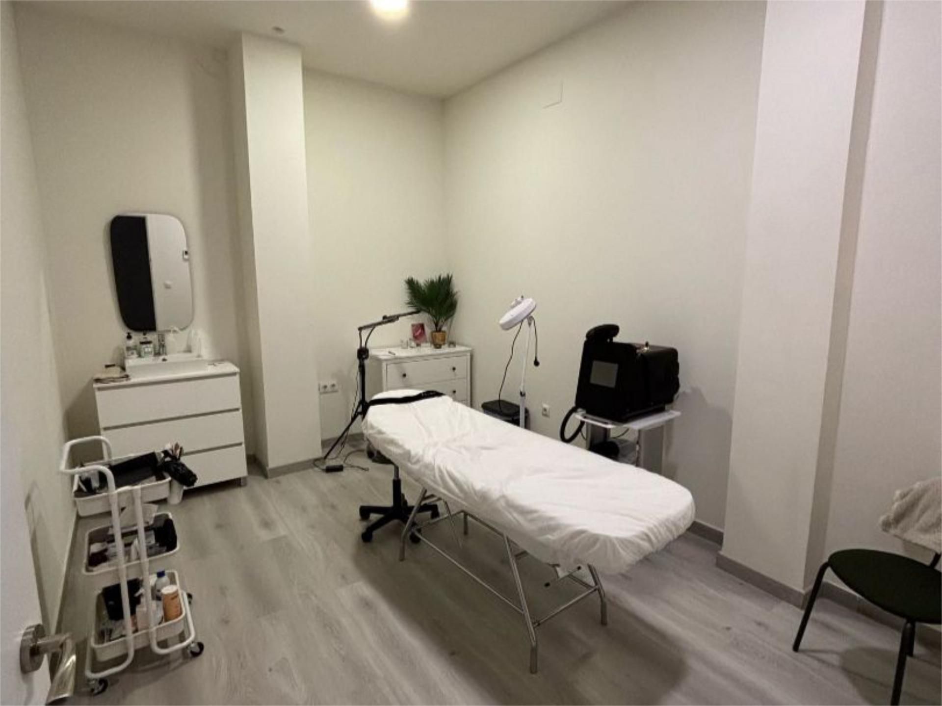 Bedroom of Premises to rent in  Sevilla Capital  with Air Conditioner and Furnished