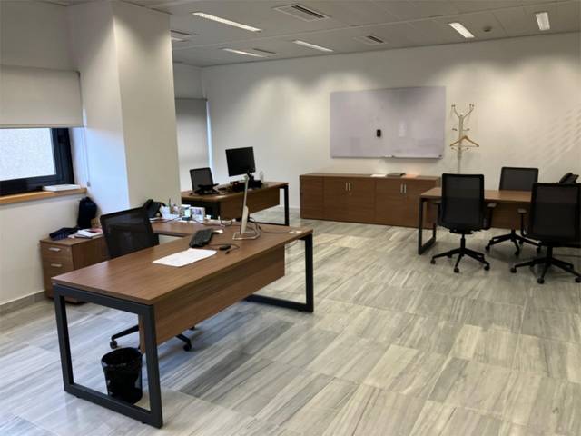 Oficina en Alquiler en Avenida de Diego Martínez Barrio, 10b en Parque María Luisa -Giralda Sur