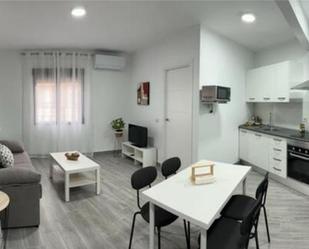 Wohnzimmer von Wohnung miete in Navahermosa mit Heizung, Terrasse und Abstellraum