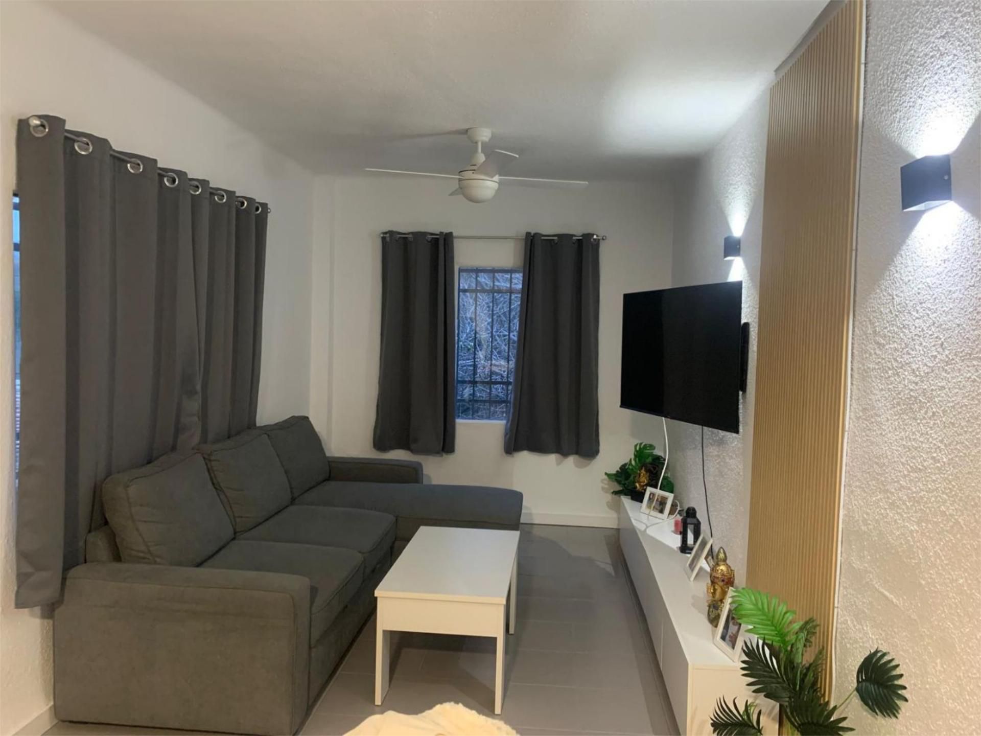 Sala d'estar de Pis en venda en  Jaén Capital amb Aire condicionat, Jardí privat i Terrassa