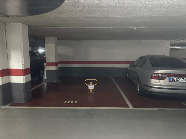 Garaje en Alquiler en Parque de los Lirios, 7 en Los Lirios