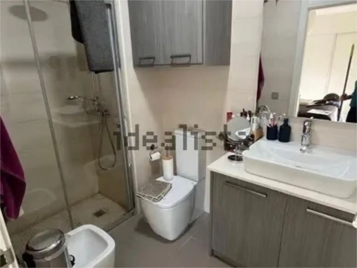 Piso en venta en Calle Regaliz, 15, Nueva Almería - Cortijo Grande - Vega de Acá Baño de Piso en venta en Almería con Terraza, Trastero y Amueblado