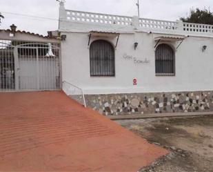 Vista exterior de Casa o xalet de lloguer en Beniarbeig amb Terrassa